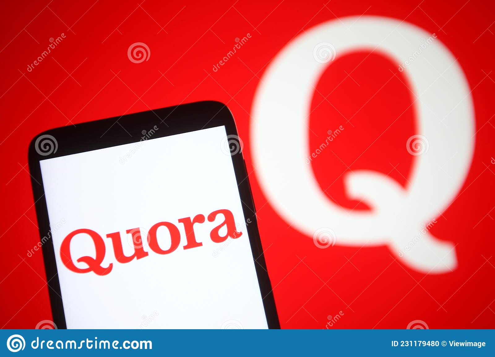 شرح نموذج عمل Quora.